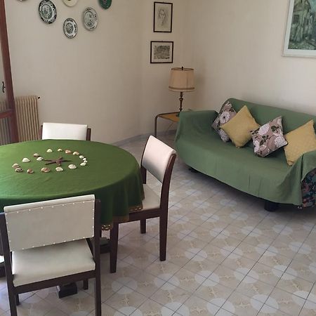 Degio Holiday Home Галиполи Стая снимка